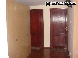 [P07] Usile camerelor in care am fost cazati » foto by alb1573
 - 
<span class="allrVoted glyphicon glyphicon-heart hidden" id="av401268"></span>
<a class="m-l-10 hidden" id="sv401268" onclick="voting_Foto_DelVot(,401268,10299)" role="button">șterge vot <span class="glyphicon glyphicon-remove"></span></a>
<a id="v9401268" class=" c-red"  onclick="voting_Foto_SetVot(401268)" role="button"><span class="glyphicon glyphicon-heart-empty"></span> <b>LIKE</b> = Votează poza</a> <img class="hidden"  id="f401268W9" src="/imagini/loader.gif" border="0" /><span class="AjErrMes hidden" id="e401268ErM"></span>