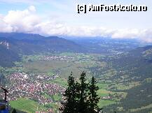 [P01] Oberammergau - vedere de pe muntele Laber. » foto by doina_c24
 - 
<span class="allrVoted glyphicon glyphicon-heart hidden" id="av261199"></span>
<a class="m-l-10 hidden" id="sv261199" onclick="voting_Foto_DelVot(,261199,10307)" role="button">șterge vot <span class="glyphicon glyphicon-remove"></span></a>
<a id="v9261199" class=" c-red"  onclick="voting_Foto_SetVot(261199)" role="button"><span class="glyphicon glyphicon-heart-empty"></span> <b>LIKE</b> = Votează poza</a> <img class="hidden"  id="f261199W9" src="/imagini/loader.gif" border="0" /><span class="AjErrMes hidden" id="e261199ErM"></span>