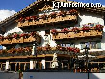 [P43] Unul din hotelurile frumoase din Oberammergau. » foto by doina_c24
 - 
<span class="allrVoted glyphicon glyphicon-heart hidden" id="av261247"></span>
<a class="m-l-10 hidden" id="sv261247" onclick="voting_Foto_DelVot(,261247,10307)" role="button">șterge vot <span class="glyphicon glyphicon-remove"></span></a>
<a id="v9261247" class=" c-red"  onclick="voting_Foto_SetVot(261247)" role="button"><span class="glyphicon glyphicon-heart-empty"></span> <b>LIKE</b> = Votează poza</a> <img class="hidden"  id="f261247W9" src="/imagini/loader.gif" border="0" /><span class="AjErrMes hidden" id="e261247ErM"></span>