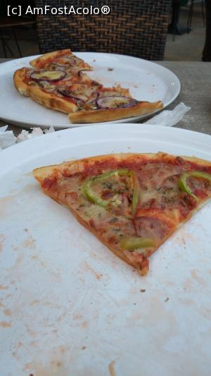 [P21] Pizza era mare cat pentru 2 persoane,subtire si foarte bogata in ingrediente.Impecabila si delicioasa. » foto by PiticVerde
 - 
<span class="allrVoted glyphicon glyphicon-heart hidden" id="av1266546"></span>
<a class="m-l-10 hidden" id="sv1266546" onclick="voting_Foto_DelVot(,1266546,10319)" role="button">șterge vot <span class="glyphicon glyphicon-remove"></span></a>
<a id="v91266546" class=" c-red"  onclick="voting_Foto_SetVot(1266546)" role="button"><span class="glyphicon glyphicon-heart-empty"></span> <b>LIKE</b> = Votează poza</a> <img class="hidden"  id="f1266546W9" src="/imagini/loader.gif" border="0" /><span class="AjErrMes hidden" id="e1266546ErM"></span>