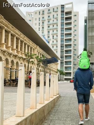 [P10] Intrarea in Mall-ul din Sliema » foto by andreea_kamelya
 - 
<span class="allrVoted glyphicon glyphicon-heart hidden" id="av1019806"></span>
<a class="m-l-10 hidden" id="sv1019806" onclick="voting_Foto_DelVot(,1019806,10320)" role="button">șterge vot <span class="glyphicon glyphicon-remove"></span></a>
<a id="v91019806" class=" c-red"  onclick="voting_Foto_SetVot(1019806)" role="button"><span class="glyphicon glyphicon-heart-empty"></span> <b>LIKE</b> = Votează poza</a> <img class="hidden"  id="f1019806W9" src="/imagini/loader.gif" border="0" /><span class="AjErrMes hidden" id="e1019806ErM"></span>