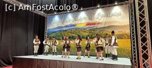 [P13] Spectacol folcloric la târg. » foto by tata123 🔱
 - 
<span class="allrVoted glyphicon glyphicon-heart hidden" id="av1507439"></span>
<a class="m-l-10 hidden" id="sv1507439" onclick="voting_Foto_DelVot(,1507439,10344)" role="button">șterge vot <span class="glyphicon glyphicon-remove"></span></a>
<a id="v91507439" class=" c-red"  onclick="voting_Foto_SetVot(1507439)" role="button"><span class="glyphicon glyphicon-heart-empty"></span> <b>LIKE</b> = Votează poza</a> <img class="hidden"  id="f1507439W9" src="/imagini/loader.gif" border="0" /><span class="AjErrMes hidden" id="e1507439ErM"></span>