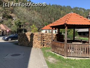 [P22] Tilișca,foișor pe lângă râu și lemne stivuite pt iarnă » foto by AZE
 - 
<span class="allrVoted glyphicon glyphicon-heart hidden" id="av1390502"></span>
<a class="m-l-10 hidden" id="sv1390502" onclick="voting_Foto_DelVot(,1390502,10358)" role="button">șterge vot <span class="glyphicon glyphicon-remove"></span></a>
<a id="v91390502" class=" c-red"  onclick="voting_Foto_SetVot(1390502)" role="button"><span class="glyphicon glyphicon-heart-empty"></span> <b>LIKE</b> = Votează poza</a> <img class="hidden"  id="f1390502W9" src="/imagini/loader.gif" border="0" /><span class="AjErrMes hidden" id="e1390502ErM"></span>