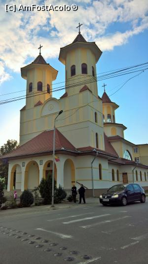 [P19] Biserica ortodoxă Sfinții Mihail și Gavril » foto by AZE
 - 
<span class="allrVoted glyphicon glyphicon-heart hidden" id="av907668"></span>
<a class="m-l-10 hidden" id="sv907668" onclick="voting_Foto_DelVot(,907668,10358)" role="button">șterge vot <span class="glyphicon glyphicon-remove"></span></a>
<a id="v9907668" class=" c-red"  onclick="voting_Foto_SetVot(907668)" role="button"><span class="glyphicon glyphicon-heart-empty"></span> <b>LIKE</b> = Votează poza</a> <img class="hidden"  id="f907668W9" src="/imagini/loader.gif" border="0" /><span class="AjErrMes hidden" id="e907668ErM"></span>