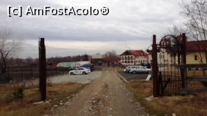 [P04] Intrarea și parcarea » foto by AZE
 - 
<span class="allrVoted glyphicon glyphicon-heart hidden" id="av1041341"></span>
<a class="m-l-10 hidden" id="sv1041341" onclick="voting_Foto_DelVot(,1041341,10358)" role="button">șterge vot <span class="glyphicon glyphicon-remove"></span></a>
<a id="v91041341" class=" c-red"  onclick="voting_Foto_SetVot(1041341)" role="button"><span class="glyphicon glyphicon-heart-empty"></span> <b>LIKE</b> = Votează poza</a> <img class="hidden"  id="f1041341W9" src="/imagini/loader.gif" border="0" /><span class="AjErrMes hidden" id="e1041341ErM"></span>