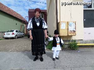 [P15] Marginenii merg la slujba de duminica imbracati in costume populare. Tare simpatic pustiul, nu?  » foto by Safta Radu
 - 
<span class="allrVoted glyphicon glyphicon-heart hidden" id="av615322"></span>
<a class="m-l-10 hidden" id="sv615322" onclick="voting_Foto_DelVot(,615322,10358)" role="button">șterge vot <span class="glyphicon glyphicon-remove"></span></a>
<a id="v9615322" class=" c-red"  onclick="voting_Foto_SetVot(615322)" role="button"><span class="glyphicon glyphicon-heart-empty"></span> <b>LIKE</b> = Votează poza</a> <img class="hidden"  id="f615322W9" src="/imagini/loader.gif" border="0" /><span class="AjErrMes hidden" id="e615322ErM"></span>