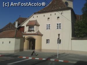 [P02] Intrarea în biserica fortificată din Cisnădie » foto by costy69*
 - 
<span class="allrVoted glyphicon glyphicon-heart hidden" id="av709652"></span>
<a class="m-l-10 hidden" id="sv709652" onclick="voting_Foto_DelVot(,709652,10358)" role="button">șterge vot <span class="glyphicon glyphicon-remove"></span></a>
<a id="v9709652" class=" c-red"  onclick="voting_Foto_SetVot(709652)" role="button"><span class="glyphicon glyphicon-heart-empty"></span> <b>LIKE</b> = Votează poza</a> <img class="hidden"  id="f709652W9" src="/imagini/loader.gif" border="0" /><span class="AjErrMes hidden" id="e709652ErM"></span>