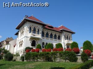 [P05] Casa Națională - Primăria Săliște.  » foto by tata123 🔱
 - 
<span class="allrVoted glyphicon glyphicon-heart hidden" id="av906601"></span>
<a class="m-l-10 hidden" id="sv906601" onclick="voting_Foto_DelVot(,906601,10358)" role="button">șterge vot <span class="glyphicon glyphicon-remove"></span></a>
<a id="v9906601" class=" c-red"  onclick="voting_Foto_SetVot(906601)" role="button"><span class="glyphicon glyphicon-heart-empty"></span> <b>LIKE</b> = Votează poza</a> <img class="hidden"  id="f906601W9" src="/imagini/loader.gif" border="0" /><span class="AjErrMes hidden" id="e906601ErM"></span>