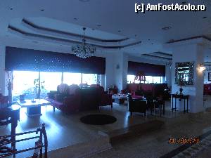 [P25] Phoenicia Express - relaxare in holul de la receptie care este imens » foto by sunflower
 - 
<span class="allrVoted glyphicon glyphicon-heart hidden" id="av373380"></span>
<a class="m-l-10 hidden" id="sv373380" onclick="voting_Foto_DelVot(,373380,10365)" role="button">șterge vot <span class="glyphicon glyphicon-remove"></span></a>
<a id="v9373380" class=" c-red"  onclick="voting_Foto_SetVot(373380)" role="button"><span class="glyphicon glyphicon-heart-empty"></span> <b>LIKE</b> = Votează poza</a> <img class="hidden"  id="f373380W9" src="/imagini/loader.gif" border="0" /><span class="AjErrMes hidden" id="e373380ErM"></span>