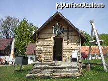 [P06] Aici se va construi o manastire. Pana atunci slujbele se tin in acesta casuta din lemn. » foto by Lumis66
 - 
<span class="allrVoted glyphicon glyphicon-heart hidden" id="av265799"></span>
<a class="m-l-10 hidden" id="sv265799" onclick="voting_Foto_DelVot(,265799,10390)" role="button">șterge vot <span class="glyphicon glyphicon-remove"></span></a>
<a id="v9265799" class=" c-red"  onclick="voting_Foto_SetVot(265799)" role="button"><span class="glyphicon glyphicon-heart-empty"></span> <b>LIKE</b> = Votează poza</a> <img class="hidden"  id="f265799W9" src="/imagini/loader.gif" border="0" /><span class="AjErrMes hidden" id="e265799ErM"></span>