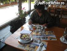 [P11] Luam masa la restaurantul hotelului Bucegi » foto by dorgo
 - 
<span class="allrVoted glyphicon glyphicon-heart hidden" id="av265482"></span>
<a class="m-l-10 hidden" id="sv265482" onclick="voting_Foto_DelVot(,265482,10390)" role="button">șterge vot <span class="glyphicon glyphicon-remove"></span></a>
<a id="v9265482" class=" c-red"  onclick="voting_Foto_SetVot(265482)" role="button"><span class="glyphicon glyphicon-heart-empty"></span> <b>LIKE</b> = Votează poza</a> <img class="hidden"  id="f265482W9" src="/imagini/loader.gif" border="0" /><span class="AjErrMes hidden" id="e265482ErM"></span>