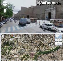 [P27] Intrarea de la Muzeul Vatican (usa din stanga). Coada la stanga acelei usi, pe langa zid e coada normala. Coada inspre dreapta e coada celor cu tur. Observati distanta pana in Piata Bazilicii. Daca nu mergeti pe scurtatura, trebuie sa va intoarceti de la Sixtina inapoi si sa ocoliti zidul Vaticanului » foto by TraianS
 - 
<span class="allrVoted glyphicon glyphicon-heart hidden" id="av182462"></span>
<a class="m-l-10 hidden" id="sv182462" onclick="voting_Foto_DelVot(,182462,10398)" role="button">șterge vot <span class="glyphicon glyphicon-remove"></span></a>
<a id="v9182462" class=" c-red"  onclick="voting_Foto_SetVot(182462)" role="button"><span class="glyphicon glyphicon-heart-empty"></span> <b>LIKE</b> = Votează poza</a> <img class="hidden"  id="f182462W9" src="/imagini/loader.gif" border="0" /><span class="AjErrMes hidden" id="e182462ErM"></span>