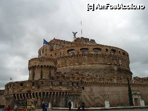 [P36] castelul Sant'Angelo - sus se vede statuiia îngerului din bronz » foto by marocanu21
 - 
<span class="allrVoted glyphicon glyphicon-heart hidden" id="av484006"></span>
<a class="m-l-10 hidden" id="sv484006" onclick="voting_Foto_DelVot(,484006,10398)" role="button">șterge vot <span class="glyphicon glyphicon-remove"></span></a>
<a id="v9484006" class=" c-red"  onclick="voting_Foto_SetVot(484006)" role="button"><span class="glyphicon glyphicon-heart-empty"></span> <b>LIKE</b> = Votează poza</a> <img class="hidden"  id="f484006W9" src="/imagini/loader.gif" border="0" /><span class="AjErrMes hidden" id="e484006ErM"></span>
