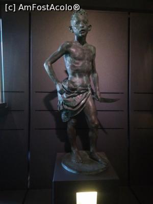[P34] 34. Și un „David” care nu arată deloc ca în capodopera lui Michelangelo.  » foto by msnd
 - 
<span class="allrVoted glyphicon glyphicon-heart hidden" id="av895761"></span>
<a class="m-l-10 hidden" id="sv895761" onclick="voting_Foto_DelVot(,895761,10398)" role="button">șterge vot <span class="glyphicon glyphicon-remove"></span></a>
<a id="v9895761" class=" c-red"  onclick="voting_Foto_SetVot(895761)" role="button"><span class="glyphicon glyphicon-heart-empty"></span> <b>LIKE</b> = Votează poza</a> <img class="hidden"  id="f895761W9" src="/imagini/loader.gif" border="0" /><span class="AjErrMes hidden" id="e895761ErM"></span>