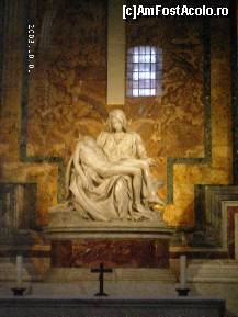 [P05] Pietà, capodoperă a lui Michelangelo, aflată în prima capelă din partea dreaptă a naosului » foto by Costi
 - 
<span class="allrVoted glyphicon glyphicon-heart hidden" id="av48769"></span>
<a class="m-l-10 hidden" id="sv48769" onclick="voting_Foto_DelVot(,48769,10398)" role="button">șterge vot <span class="glyphicon glyphicon-remove"></span></a>
<a id="v948769" class=" c-red"  onclick="voting_Foto_SetVot(48769)" role="button"><span class="glyphicon glyphicon-heart-empty"></span> <b>LIKE</b> = Votează poza</a> <img class="hidden"  id="f48769W9" src="/imagini/loader.gif" border="0" /><span class="AjErrMes hidden" id="e48769ErM"></span>