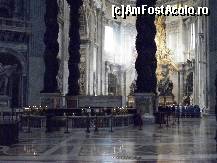 [P36] Vatican,Bazilica San Pietro - Exedra luminată de candele în prim plan, Tronul Sfântului Petru în fundal » foto by mariana.olaru
 - 
<span class="allrVoted glyphicon glyphicon-heart hidden" id="av274671"></span>
<a class="m-l-10 hidden" id="sv274671" onclick="voting_Foto_DelVot(,274671,10398)" role="button">șterge vot <span class="glyphicon glyphicon-remove"></span></a>
<a id="v9274671" class=" c-red"  onclick="voting_Foto_SetVot(274671)" role="button"><span class="glyphicon glyphicon-heart-empty"></span> <b>LIKE</b> = Votează poza</a> <img class="hidden"  id="f274671W9" src="/imagini/loader.gif" border="0" /><span class="AjErrMes hidden" id="e274671ErM"></span>