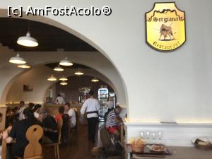 [P01] Restaurant Sergiana - Coresi Mall - intrarea » foto by nicole33
 - 
<span class="allrVoted glyphicon glyphicon-heart hidden" id="av1003493"></span>
<a class="m-l-10 hidden" id="sv1003493" onclick="voting_Foto_DelVot(,1003493,10418)" role="button">șterge vot <span class="glyphicon glyphicon-remove"></span></a>
<a id="v91003493" class=" c-red"  onclick="voting_Foto_SetVot(1003493)" role="button"><span class="glyphicon glyphicon-heart-empty"></span> <b>LIKE</b> = Votează poza</a> <img class="hidden"  id="f1003493W9" src="/imagini/loader.gif" border="0" /><span class="AjErrMes hidden" id="e1003493ErM"></span>