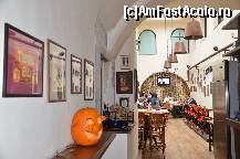 [P02] 'Cerbul Carpatin' / Locatia era impodobita in asteptarea Halloween.  » foto by elenahelen
 - 
<span class="allrVoted glyphicon glyphicon-heart hidden" id="av380908"></span>
<a class="m-l-10 hidden" id="sv380908" onclick="voting_Foto_DelVot(,380908,10418)" role="button">șterge vot <span class="glyphicon glyphicon-remove"></span></a>
<a id="v9380908" class=" c-red"  onclick="voting_Foto_SetVot(380908)" role="button"><span class="glyphicon glyphicon-heart-empty"></span> <b>LIKE</b> = Votează poza</a> <img class="hidden"  id="f380908W9" src="/imagini/loader.gif" border="0" /><span class="AjErrMes hidden" id="e380908ErM"></span>