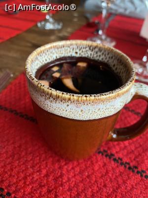 [P19] La o cană cu vin, la Ceasu Rău din Brașov. » foto by Floria
 - 
<span class="allrVoted glyphicon glyphicon-heart hidden" id="av1528576"></span>
<a class="m-l-10 hidden" id="sv1528576" onclick="voting_Foto_DelVot(,1528576,10418)" role="button">șterge vot <span class="glyphicon glyphicon-remove"></span></a>
<a id="v91528576" class=" c-red"  onclick="voting_Foto_SetVot(1528576)" role="button"><span class="glyphicon glyphicon-heart-empty"></span> <b>LIKE</b> = Votează poza</a> <img class="hidden"  id="f1528576W9" src="/imagini/loader.gif" border="0" /><span class="AjErrMes hidden" id="e1528576ErM"></span>