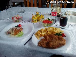 [P08] Snitel vienez si gordon bleu unguresc » foto by dorgo
 - 
<span class="allrVoted glyphicon glyphicon-heart hidden" id="av677949"></span>
<a class="m-l-10 hidden" id="sv677949" onclick="voting_Foto_DelVot(,677949,10418)" role="button">șterge vot <span class="glyphicon glyphicon-remove"></span></a>
<a id="v9677949" class=" c-red"  onclick="voting_Foto_SetVot(677949)" role="button"><span class="glyphicon glyphicon-heart-empty"></span> <b>LIKE</b> = Votează poza</a> <img class="hidden"  id="f677949W9" src="/imagini/loader.gif" border="0" /><span class="AjErrMes hidden" id="e677949ErM"></span>