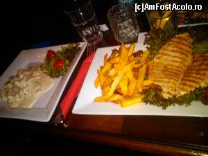 [P19] Ura! A venit si comanda. Arata bine pentru un 'pub' cultural, nu-i asa?  » foto by dorgo
 - 
<span class="allrVoted glyphicon glyphicon-heart hidden" id="av684409"></span>
<a class="m-l-10 hidden" id="sv684409" onclick="voting_Foto_DelVot(,684409,10418)" role="button">șterge vot <span class="glyphicon glyphicon-remove"></span></a>
<a id="v9684409" class=" c-red"  onclick="voting_Foto_SetVot(684409)" role="button"><span class="glyphicon glyphicon-heart-empty"></span> <b>LIKE</b> = Votează poza</a> <img class="hidden"  id="f684409W9" src="/imagini/loader.gif" border="0" /><span class="AjErrMes hidden" id="e684409ErM"></span>