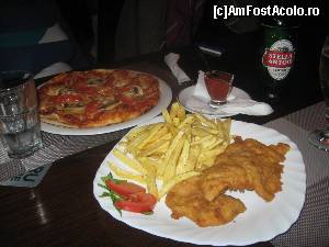 [P22] Comanda de la 'Nemo', pizza si snitel de pui, preturi moderate.  » foto by dorgo
 - 
<span class="allrVoted glyphicon glyphicon-heart hidden" id="av684412"></span>
<a class="m-l-10 hidden" id="sv684412" onclick="voting_Foto_DelVot(,684412,10418)" role="button">șterge vot <span class="glyphicon glyphicon-remove"></span></a>
<a id="v9684412" class=" c-red"  onclick="voting_Foto_SetVot(684412)" role="button"><span class="glyphicon glyphicon-heart-empty"></span> <b>LIKE</b> = Votează poza</a> <img class="hidden"  id="f684412W9" src="/imagini/loader.gif" border="0" /><span class="AjErrMes hidden" id="e684412ErM"></span>