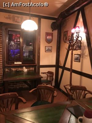 [P12] Prin restaurant » foto by krisstinna
 - 
<span class="allrVoted glyphicon glyphicon-heart hidden" id="av1040722"></span>
<a class="m-l-10 hidden" id="sv1040722" onclick="voting_Foto_DelVot(,1040722,10418)" role="button">șterge vot <span class="glyphicon glyphicon-remove"></span></a>
<a id="v91040722" class=" c-red"  onclick="voting_Foto_SetVot(1040722)" role="button"><span class="glyphicon glyphicon-heart-empty"></span> <b>LIKE</b> = Votează poza</a> <img class="hidden"  id="f1040722W9" src="/imagini/loader.gif" border="0" /><span class="AjErrMes hidden" id="e1040722ErM"></span>