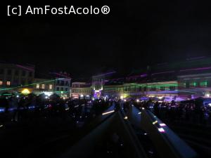 [P10] Spectacol de lasere în Piața Sfatului, Brașov.  » foto by tata123 🔱
 - 
<span class="allrVoted glyphicon glyphicon-heart hidden" id="av884884"></span>
<a class="m-l-10 hidden" id="sv884884" onclick="voting_Foto_DelVot(,884884,10418)" role="button">șterge vot <span class="glyphicon glyphicon-remove"></span></a>
<a id="v9884884" class=" c-red"  onclick="voting_Foto_SetVot(884884)" role="button"><span class="glyphicon glyphicon-heart-empty"></span> <b>LIKE</b> = Votează poza</a> <img class="hidden"  id="f884884W9" src="/imagini/loader.gif" border="0" /><span class="AjErrMes hidden" id="e884884ErM"></span>