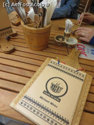 [P12] Masă exterioară - Restaurant La Ceaun - pe str. Michael Weiss, Brașov.  » foto by tata123 🔱
 - 
<span class="allrVoted glyphicon glyphicon-heart hidden" id="av884886"></span>
<a class="m-l-10 hidden" id="sv884886" onclick="voting_Foto_DelVot(,884886,10418)" role="button">șterge vot <span class="glyphicon glyphicon-remove"></span></a>
<a id="v9884886" class=" c-red"  onclick="voting_Foto_SetVot(884886)" role="button"><span class="glyphicon glyphicon-heart-empty"></span> <b>LIKE</b> = Votează poza</a> <img class="hidden"  id="f884886W9" src="/imagini/loader.gif" border="0" /><span class="AjErrMes hidden" id="e884886ErM"></span>