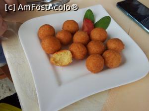 [P07] Crochete din cascaval, asa, ca aperitiv...  » foto by kelyboy
 - 
<span class="allrVoted glyphicon glyphicon-heart hidden" id="av811785"></span>
<a class="m-l-10 hidden" id="sv811785" onclick="voting_Foto_DelVot(,811785,10422)" role="button">șterge vot <span class="glyphicon glyphicon-remove"></span></a>
<a id="v9811785" class=" c-red"  onclick="voting_Foto_SetVot(811785)" role="button"><span class="glyphicon glyphicon-heart-empty"></span> <b>LIKE</b> = Votează poza</a> <img class="hidden"  id="f811785W9" src="/imagini/loader.gif" border="0" /><span class="AjErrMes hidden" id="e811785ErM"></span>