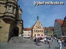 [P16] Rothenburg ob der Tauber - piata centrala » foto by cryss27
 - 
<span class="allrVoted glyphicon glyphicon-heart hidden" id="av267550"></span>
<a class="m-l-10 hidden" id="sv267550" onclick="voting_Foto_DelVot(,267550,10426)" role="button">șterge vot <span class="glyphicon glyphicon-remove"></span></a>
<a id="v9267550" class=" c-red"  onclick="voting_Foto_SetVot(267550)" role="button"><span class="glyphicon glyphicon-heart-empty"></span> <b>LIKE</b> = Votează poza</a> <img class="hidden"  id="f267550W9" src="/imagini/loader.gif" border="0" /><span class="AjErrMes hidden" id="e267550ErM"></span>