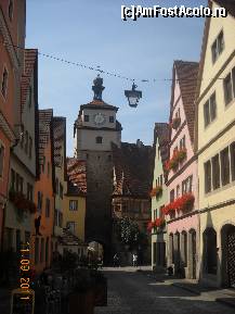 [P03] Pe aici am intrat, pe sub turn. » foto by cryss27
 - 
<span class="allrVoted glyphicon glyphicon-heart hidden" id="av267537"></span>
<a class="m-l-10 hidden" id="sv267537" onclick="voting_Foto_DelVot(,267537,10426)" role="button">șterge vot <span class="glyphicon glyphicon-remove"></span></a>
<a id="v9267537" class=" c-red"  onclick="voting_Foto_SetVot(267537)" role="button"><span class="glyphicon glyphicon-heart-empty"></span> <b>LIKE</b> = Votează poza</a> <img class="hidden"  id="f267537W9" src="/imagini/loader.gif" border="0" /><span class="AjErrMes hidden" id="e267537ErM"></span>