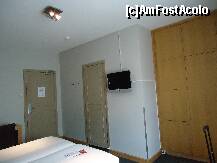 [P05] Best Western Delphi Hotel- interiorul camerei - se poate vedea cat de mare este dulapul. » foto by kmy
 - 
<span class="allrVoted glyphicon glyphicon-heart hidden" id="av268000"></span>
<a class="m-l-10 hidden" id="sv268000" onclick="voting_Foto_DelVot(,268000,10437)" role="button">șterge vot <span class="glyphicon glyphicon-remove"></span></a>
<a id="v9268000" class=" c-red"  onclick="voting_Foto_SetVot(268000)" role="button"><span class="glyphicon glyphicon-heart-empty"></span> <b>LIKE</b> = Votează poza</a> <img class="hidden"  id="f268000W9" src="/imagini/loader.gif" border="0" /><span class="AjErrMes hidden" id="e268000ErM"></span>