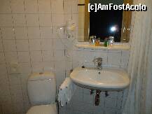 [P06] Best Western Delphi Hotel- interiorul baii ce stralucea de curatenie » foto by kmy
 - 
<span class="allrVoted glyphicon glyphicon-heart hidden" id="av268001"></span>
<a class="m-l-10 hidden" id="sv268001" onclick="voting_Foto_DelVot(,268001,10437)" role="button">șterge vot <span class="glyphicon glyphicon-remove"></span></a>
<a id="v9268001" class=" c-red"  onclick="voting_Foto_SetVot(268001)" role="button"><span class="glyphicon glyphicon-heart-empty"></span> <b>LIKE</b> = Votează poza</a> <img class="hidden"  id="f268001W9" src="/imagini/loader.gif" border="0" /><span class="AjErrMes hidden" id="e268001ErM"></span>