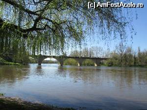 [P24] Limeuil - vedere la confluenta celor 2 rauri, Dordogne si Vezere » foto by Alesana29
 - 
<span class="allrVoted glyphicon glyphicon-heart hidden" id="av516614"></span>
<a class="m-l-10 hidden" id="sv516614" onclick="voting_Foto_DelVot(,516614,10440)" role="button">șterge vot <span class="glyphicon glyphicon-remove"></span></a>
<a id="v9516614" class=" c-red"  onclick="voting_Foto_SetVot(516614)" role="button"><span class="glyphicon glyphicon-heart-empty"></span> <b>LIKE</b> = Votează poza</a> <img class="hidden"  id="f516614W9" src="/imagini/loader.gif" border="0" /><span class="AjErrMes hidden" id="e516614ErM"></span>