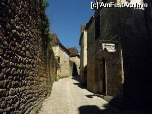 [P26] Limeuil superbul sat medieval » foto by Alesana29
 - 
<span class="allrVoted glyphicon glyphicon-heart hidden" id="av516620"></span>
<a class="m-l-10 hidden" id="sv516620" onclick="voting_Foto_DelVot(,516620,10440)" role="button">șterge vot <span class="glyphicon glyphicon-remove"></span></a>
<a id="v9516620" class=" c-red"  onclick="voting_Foto_SetVot(516620)" role="button"><span class="glyphicon glyphicon-heart-empty"></span> <b>LIKE</b> = Votează poza</a> <img class="hidden"  id="f516620W9" src="/imagini/loader.gif" border="0" /><span class="AjErrMes hidden" id="e516620ErM"></span>