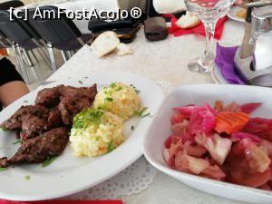 [P10] Din meniul zilei - orez cu ficatei si salata.  » foto by fredutza
 - 
<span class="allrVoted glyphicon glyphicon-heart hidden" id="av953074"></span>
<a class="m-l-10 hidden" id="sv953074" onclick="voting_Foto_DelVot(,953074,10442)" role="button">șterge vot <span class="glyphicon glyphicon-remove"></span></a>
<a id="v9953074" class=" c-red"  onclick="voting_Foto_SetVot(953074)" role="button"><span class="glyphicon glyphicon-heart-empty"></span> <b>LIKE</b> = Votează poza</a> <img class="hidden"  id="f953074W9" src="/imagini/loader.gif" border="0" /><span class="AjErrMes hidden" id="e953074ErM"></span>