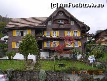 [P01] Casa vazuta din drum, deci asa cum o vedeti atunci cand sositi cu masina. » foto by Michaell
 - 
<span class="allrVoted glyphicon glyphicon-heart hidden" id="av268399"></span>
<a class="m-l-10 hidden" id="sv268399" onclick="voting_Foto_DelVot(,268399,10444)" role="button">șterge vot <span class="glyphicon glyphicon-remove"></span></a>
<a id="v9268399" class=" c-red"  onclick="voting_Foto_SetVot(268399)" role="button"><span class="glyphicon glyphicon-heart-empty"></span> <b>LIKE</b> = Votează poza</a> <img class="hidden"  id="f268399W9" src="/imagini/loader.gif" border="0" /><span class="AjErrMes hidden" id="e268399ErM"></span>