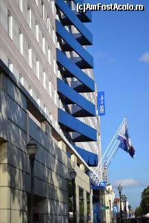 [P02] Intrarea in hotel. Ibis Budget... pe albastru.  » foto by TraianS
 - 
<span class="allrVoted glyphicon glyphicon-heart hidden" id="av495762"></span>
<a class="m-l-10 hidden" id="sv495762" onclick="voting_Foto_DelVot(,495762,10445)" role="button">șterge vot <span class="glyphicon glyphicon-remove"></span></a>
<a id="v9495762" class=" c-red"  onclick="voting_Foto_SetVot(495762)" role="button"><span class="glyphicon glyphicon-heart-empty"></span> <b>LIKE</b> = Votează poza</a> <img class="hidden"  id="f495762W9" src="/imagini/loader.gif" border="0" /><span class="AjErrMes hidden" id="e495762ErM"></span>