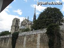 [P23] Notre Dame, vazuta din lateral, de pe vaporasul cu care am facut croaziera pe Sena. » foto by ela7
 - 
<span class="allrVoted glyphicon glyphicon-heart hidden" id="av270294"></span>
<a class="m-l-10 hidden" id="sv270294" onclick="voting_Foto_DelVot(,270294,10489)" role="button">șterge vot <span class="glyphicon glyphicon-remove"></span></a>
<a id="v9270294" class=" c-red"  onclick="voting_Foto_SetVot(270294)" role="button"><span class="glyphicon glyphicon-heart-empty"></span> <b>LIKE</b> = Votează poza</a> <img class="hidden"  id="f270294W9" src="/imagini/loader.gif" border="0" /><span class="AjErrMes hidden" id="e270294ErM"></span>
