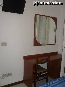 [P04] Alte piese de mobilier din camera » foto by georgiana
 - 
<span class="allrVoted glyphicon glyphicon-heart hidden" id="av270709"></span>
<a class="m-l-10 hidden" id="sv270709" onclick="voting_Foto_DelVot(,270709,10498)" role="button">șterge vot <span class="glyphicon glyphicon-remove"></span></a>
<a id="v9270709" class=" c-red"  onclick="voting_Foto_SetVot(270709)" role="button"><span class="glyphicon glyphicon-heart-empty"></span> <b>LIKE</b> = Votează poza</a> <img class="hidden"  id="f270709W9" src="/imagini/loader.gif" border="0" /><span class="AjErrMes hidden" id="e270709ErM"></span>
