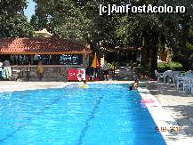[P12] Piscina, terasa si o parte din gradina » foto by krisstinna
 - 
<span class="allrVoted glyphicon glyphicon-heart hidden" id="av273407"></span>
<a class="m-l-10 hidden" id="sv273407" onclick="voting_Foto_DelVot(,273407,10546)" role="button">șterge vot <span class="glyphicon glyphicon-remove"></span></a>
<a id="v9273407" class=" c-red"  onclick="voting_Foto_SetVot(273407)" role="button"><span class="glyphicon glyphicon-heart-empty"></span> <b>LIKE</b> = Votează poza</a> <img class="hidden"  id="f273407W9" src="/imagini/loader.gif" border="0" /><span class="AjErrMes hidden" id="e273407ErM"></span>