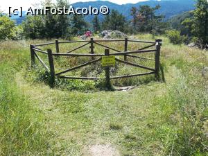 [P28] Fantana cetății Brașovia, loc unde se spune că se aduceau ofrande zeilor sau că se intâlneau vrăjitoarele » foto by Mika
 - 
<span class="allrVoted glyphicon glyphicon-heart hidden" id="av1179742"></span>
<a class="m-l-10 hidden" id="sv1179742" onclick="voting_Foto_DelVot(,1179742,10560)" role="button">șterge vot <span class="glyphicon glyphicon-remove"></span></a>
<a id="v91179742" class=" c-red"  onclick="voting_Foto_SetVot(1179742)" role="button"><span class="glyphicon glyphicon-heart-empty"></span> <b>LIKE</b> = Votează poza</a> <img class="hidden"  id="f1179742W9" src="/imagini/loader.gif" border="0" /><span class="AjErrMes hidden" id="e1179742ErM"></span>