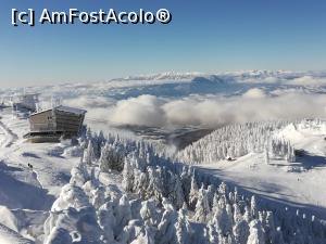 [P14] Pe Vârful Postăvaru. Se vede Piatra Craiului și Iezer- Păpușa in depărtare » foto by Mika
 - 
<span class="allrVoted glyphicon glyphicon-heart hidden" id="av1137952"></span>
<a class="m-l-10 hidden" id="sv1137952" onclick="voting_Foto_DelVot(,1137952,10560)" role="button">șterge vot <span class="glyphicon glyphicon-remove"></span></a>
<a id="v91137952" class=" c-red"  onclick="voting_Foto_SetVot(1137952)" role="button"><span class="glyphicon glyphicon-heart-empty"></span> <b>LIKE</b> = Votează poza</a> <img class="hidden"  id="f1137952W9" src="/imagini/loader.gif" border="0" /><span class="AjErrMes hidden" id="e1137952ErM"></span>
