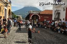[P03] Guat. Antigua, pe strada. » foto by peradrian
 - 
<span class="allrVoted glyphicon glyphicon-heart hidden" id="av273590"></span>
<a class="m-l-10 hidden" id="sv273590" onclick="voting_Foto_DelVot(,273590,10567)" role="button">șterge vot <span class="glyphicon glyphicon-remove"></span></a>
<a id="v9273590" class=" c-red"  onclick="voting_Foto_SetVot(273590)" role="button"><span class="glyphicon glyphicon-heart-empty"></span> <b>LIKE</b> = Votează poza</a> <img class="hidden"  id="f273590W9" src="/imagini/loader.gif" border="0" /><span class="AjErrMes hidden" id="e273590ErM"></span>