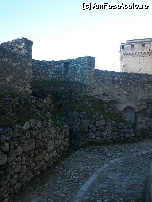 [P35] Si incepem visita la castel...  » foto by alinaro
 - 
<span class="allrVoted glyphicon glyphicon-heart hidden" id="av504159"></span>
<a class="m-l-10 hidden" id="sv504159" onclick="voting_Foto_DelVot(,504159,10572)" role="button">șterge vot <span class="glyphicon glyphicon-remove"></span></a>
<a id="v9504159" class=" c-red"  onclick="voting_Foto_SetVot(504159)" role="button"><span class="glyphicon glyphicon-heart-empty"></span> <b>LIKE</b> = Votează poza</a> <img class="hidden"  id="f504159W9" src="/imagini/loader.gif" border="0" /><span class="AjErrMes hidden" id="e504159ErM"></span>
