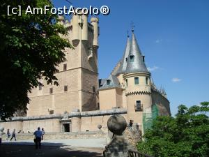 [P04] Detaliu din Alcazarul maret, fortareata ce a fost resedinta regala in sec. 13... Segovia a fost orasul regilor » foto by mireille
 - 
<span class="allrVoted glyphicon glyphicon-heart hidden" id="av737927"></span>
<a class="m-l-10 hidden" id="sv737927" onclick="voting_Foto_DelVot(,737927,10572)" role="button">șterge vot <span class="glyphicon glyphicon-remove"></span></a>
<a id="v9737927" class=" c-red"  onclick="voting_Foto_SetVot(737927)" role="button"><span class="glyphicon glyphicon-heart-empty"></span> <b>LIKE</b> = Votează poza</a> <img class="hidden"  id="f737927W9" src="/imagini/loader.gif" border="0" /><span class="AjErrMes hidden" id="e737927ErM"></span>