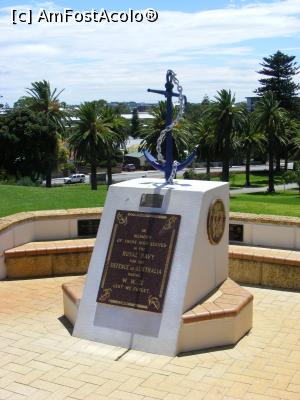 [P44] Western Australia - Fremantle - monument eroilor flotei » foto by gigiiuti
 - 
<span class="allrVoted glyphicon glyphicon-heart hidden" id="av969337"></span>
<a class="m-l-10 hidden" id="sv969337" onclick="voting_Foto_DelVot(,969337,10590)" role="button">șterge vot <span class="glyphicon glyphicon-remove"></span></a>
<a id="v9969337" class=" c-red"  onclick="voting_Foto_SetVot(969337)" role="button"><span class="glyphicon glyphicon-heart-empty"></span> <b>LIKE</b> = Votează poza</a> <img class="hidden"  id="f969337W9" src="/imagini/loader.gif" border="0" /><span class="AjErrMes hidden" id="e969337ErM"></span>
