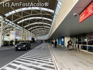 [P39] Aeroportul Sydney-plecări internaționale » foto by AZE
 - 
<span class="allrVoted glyphicon glyphicon-heart hidden" id="av1364136"></span>
<a class="m-l-10 hidden" id="sv1364136" onclick="voting_Foto_DelVot(,1364136,10590)" role="button">șterge vot <span class="glyphicon glyphicon-remove"></span></a>
<a id="v91364136" class=" c-red"  onclick="voting_Foto_SetVot(1364136)" role="button"><span class="glyphicon glyphicon-heart-empty"></span> <b>LIKE</b> = Votează poza</a> <img class="hidden"  id="f1364136W9" src="/imagini/loader.gif" border="0" /><span class="AjErrMes hidden" id="e1364136ErM"></span>
