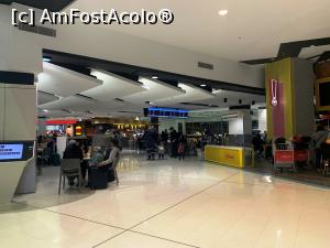 [P40] Aeroportul Sydney-plecări internaționale » foto by AZE
 - 
<span class="allrVoted glyphicon glyphicon-heart hidden" id="av1364137"></span>
<a class="m-l-10 hidden" id="sv1364137" onclick="voting_Foto_DelVot(,1364137,10590)" role="button">șterge vot <span class="glyphicon glyphicon-remove"></span></a>
<a id="v91364137" class=" c-red"  onclick="voting_Foto_SetVot(1364137)" role="button"><span class="glyphicon glyphicon-heart-empty"></span> <b>LIKE</b> = Votează poza</a> <img class="hidden"  id="f1364137W9" src="/imagini/loader.gif" border="0" /><span class="AjErrMes hidden" id="e1364137ErM"></span>